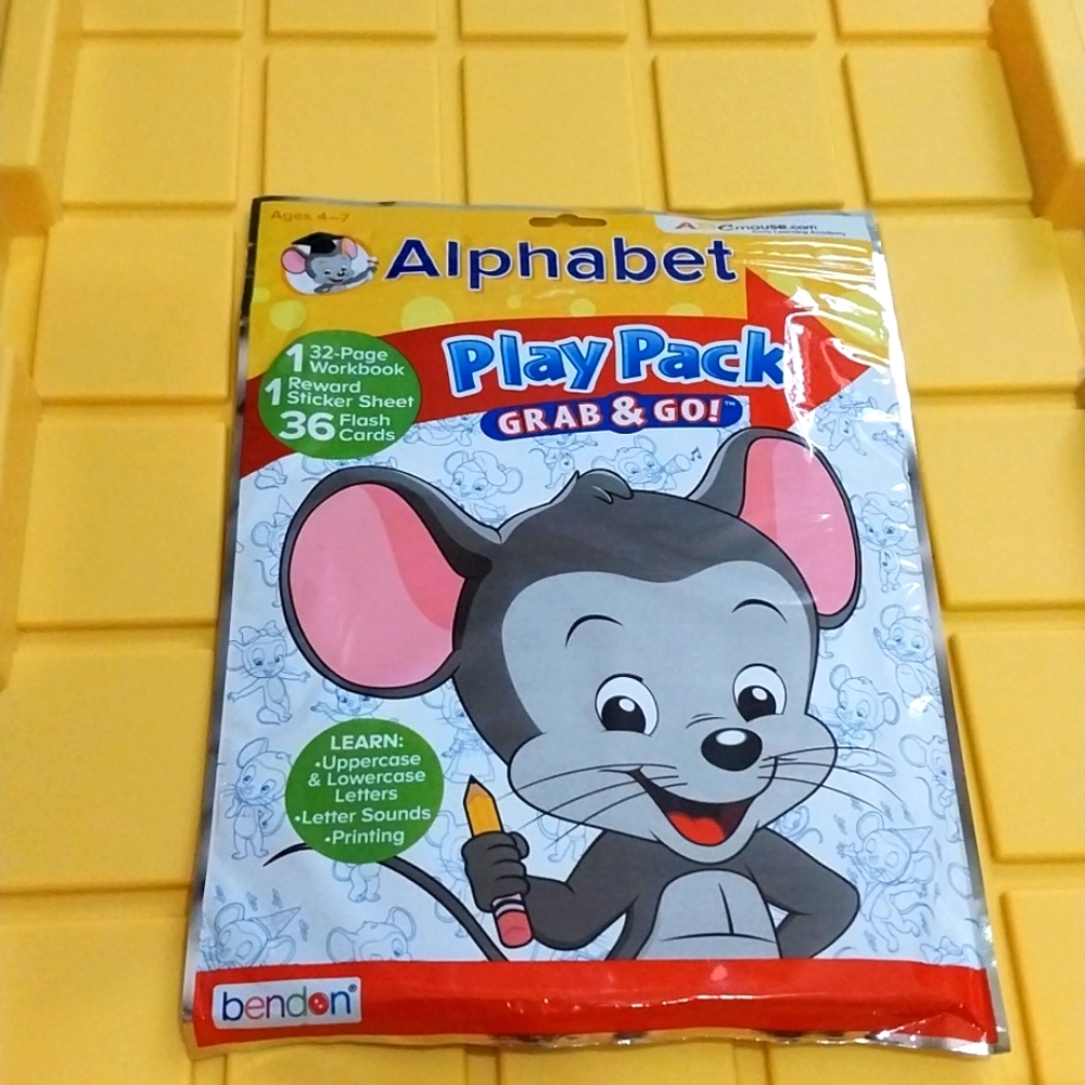 NIP ALPHABET PLAY PACK GRAB & GO